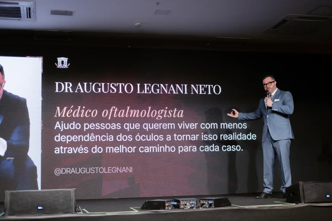 Dr. Augusto Legnani Neto apresenta conteúdo no palco do CBCI 2026, em São Paulo.