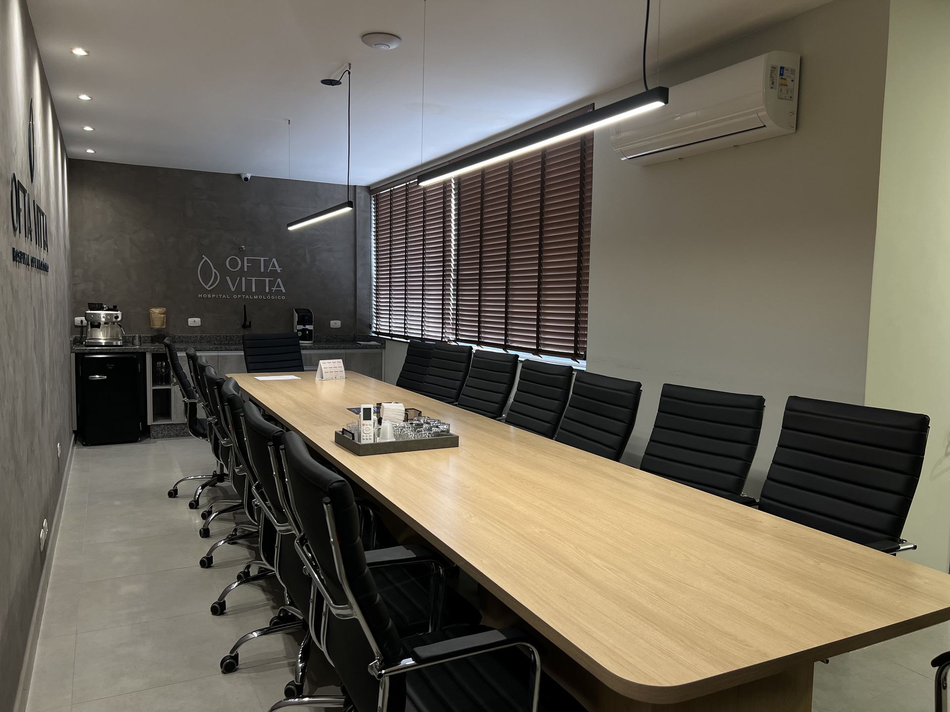 Sala de reunião e estudos do Instituto OFTA